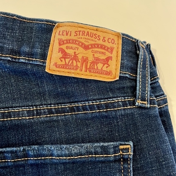 Levi’s Mid Length 4” Inseam Shorts Size 26 - Picture 10 of 16